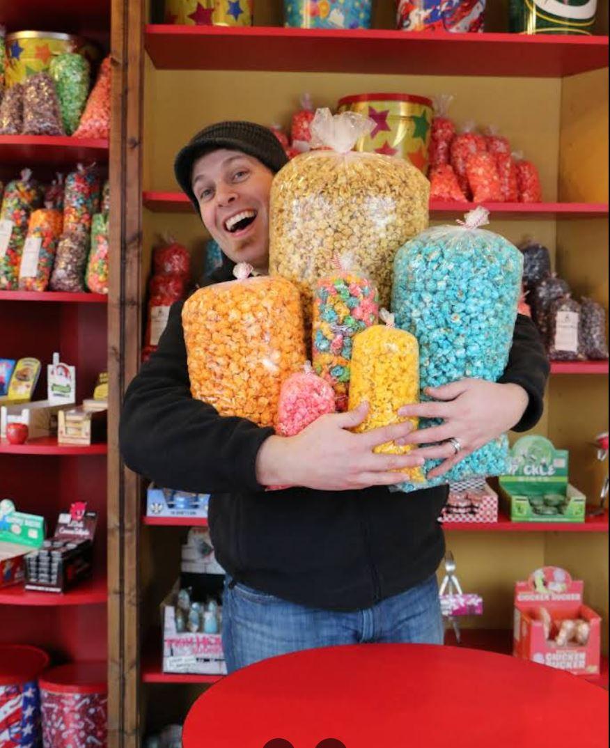 oodlesmack popcorn guy.png